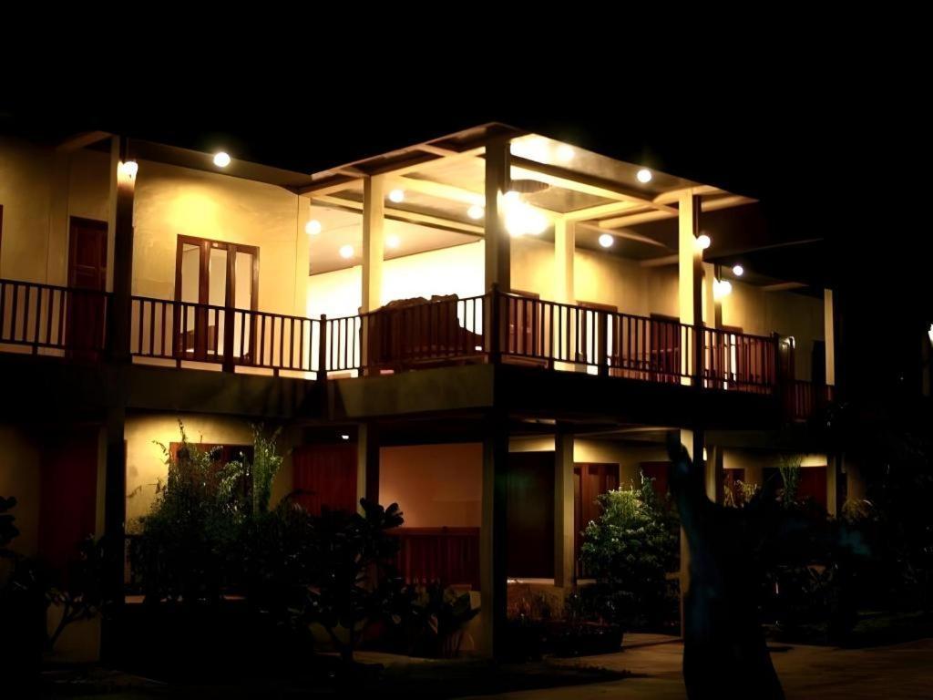 Phutawanchomdow Hotel Amphoe Tha Li Bagian luar foto