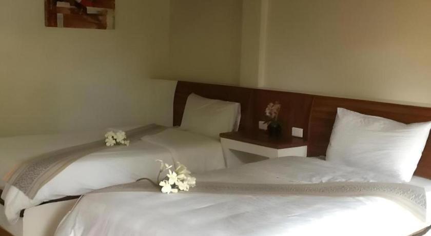 Phutawanchomdow Hotel Amphoe Tha Li Bagian luar foto
