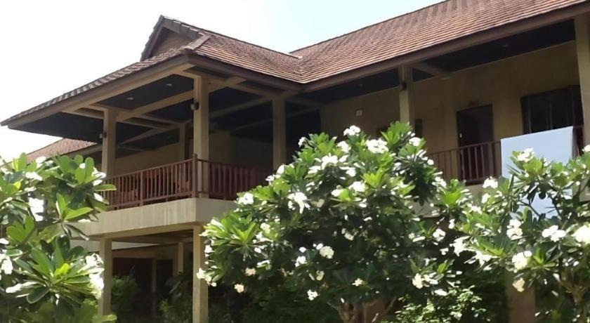 Phutawanchomdow Hotel Amphoe Tha Li Bagian luar foto
