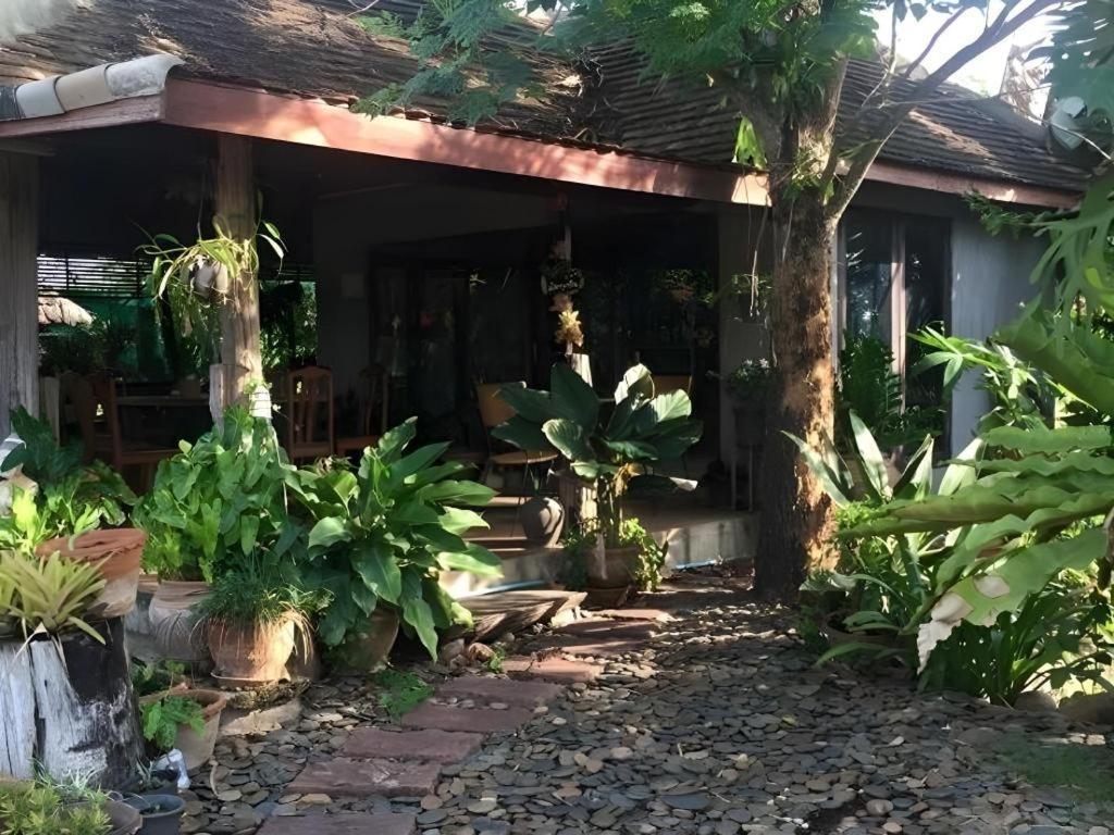 Phutawanchomdow Hotel Amphoe Tha Li Bagian luar foto